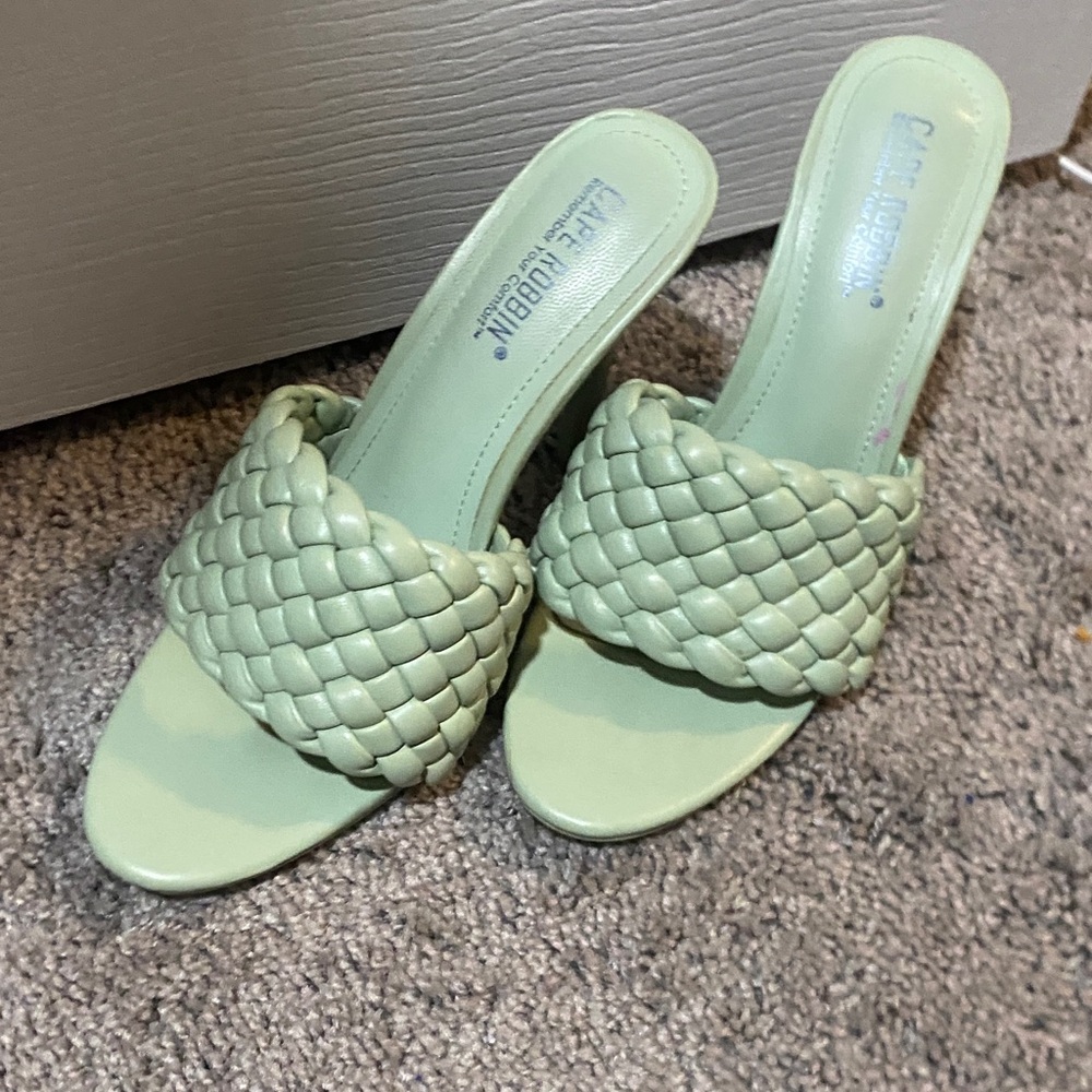 Cape Robbin Green Quilted Sandals